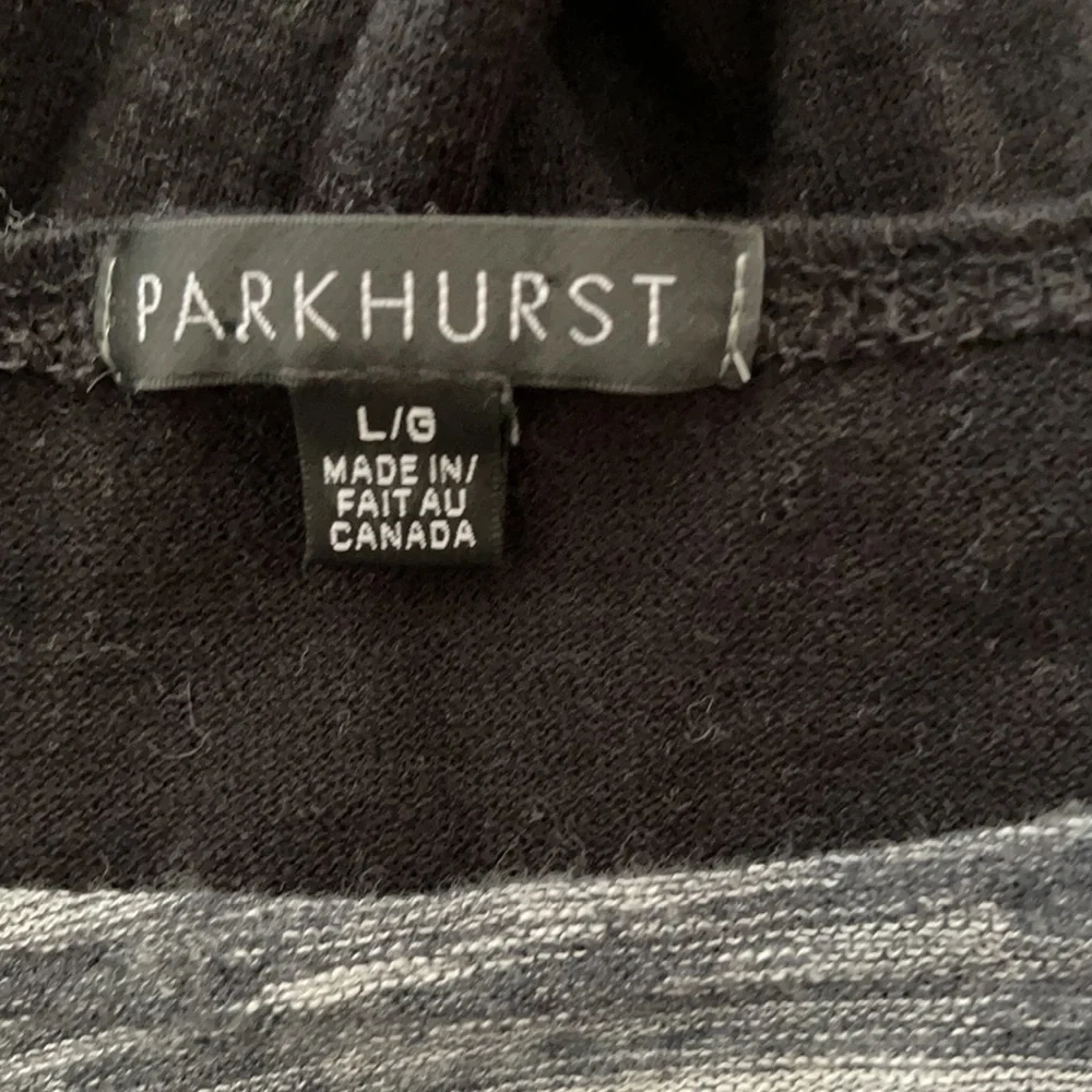 Park hurst top size L🥰🥰 - Picture 3 of 4